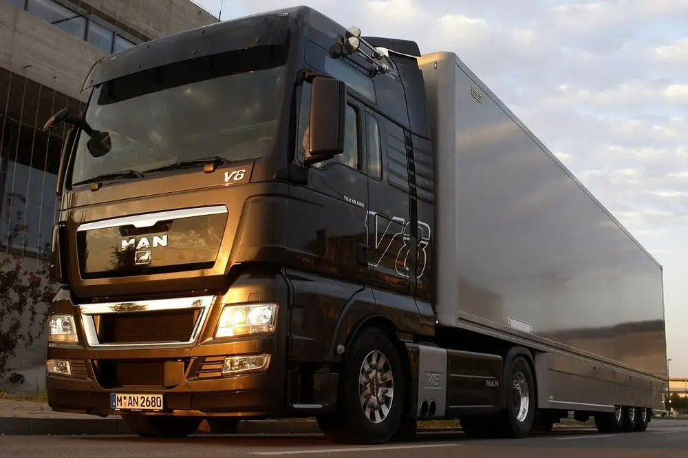 Водитель грузового автотранспорта, фотография 1