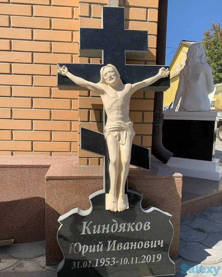 Памятники и надгробия, фотография 13