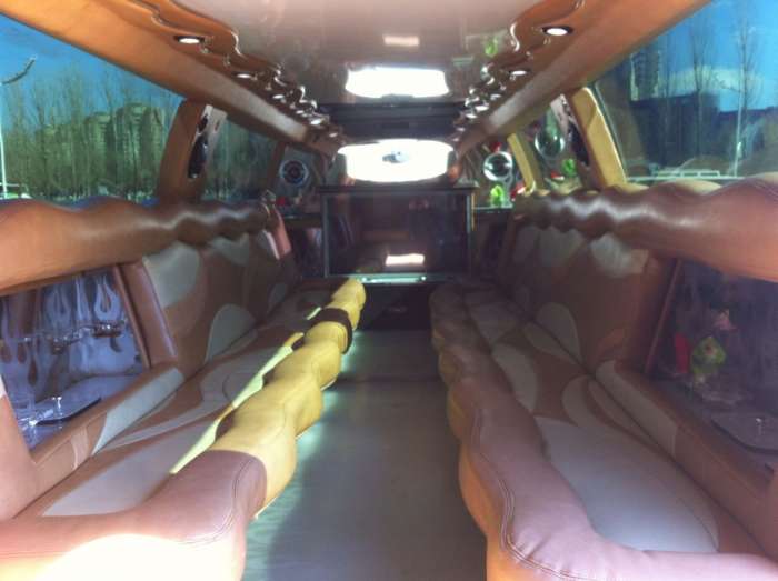 Прокат на свадьбу лимузин CADILLAC ESCALADE на 27 мест, фотография 2