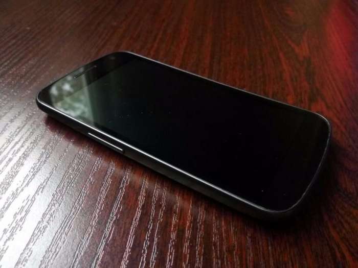 Samsung Galaxy Nexus, фотография 1