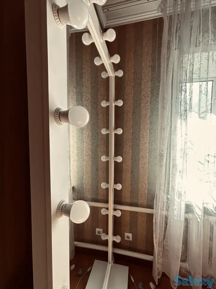 Зеркало с софитами, фотография 4