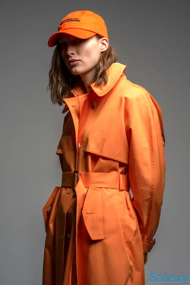 Тренч в оранжевом цвете с принтом vassa&co, фотография 1