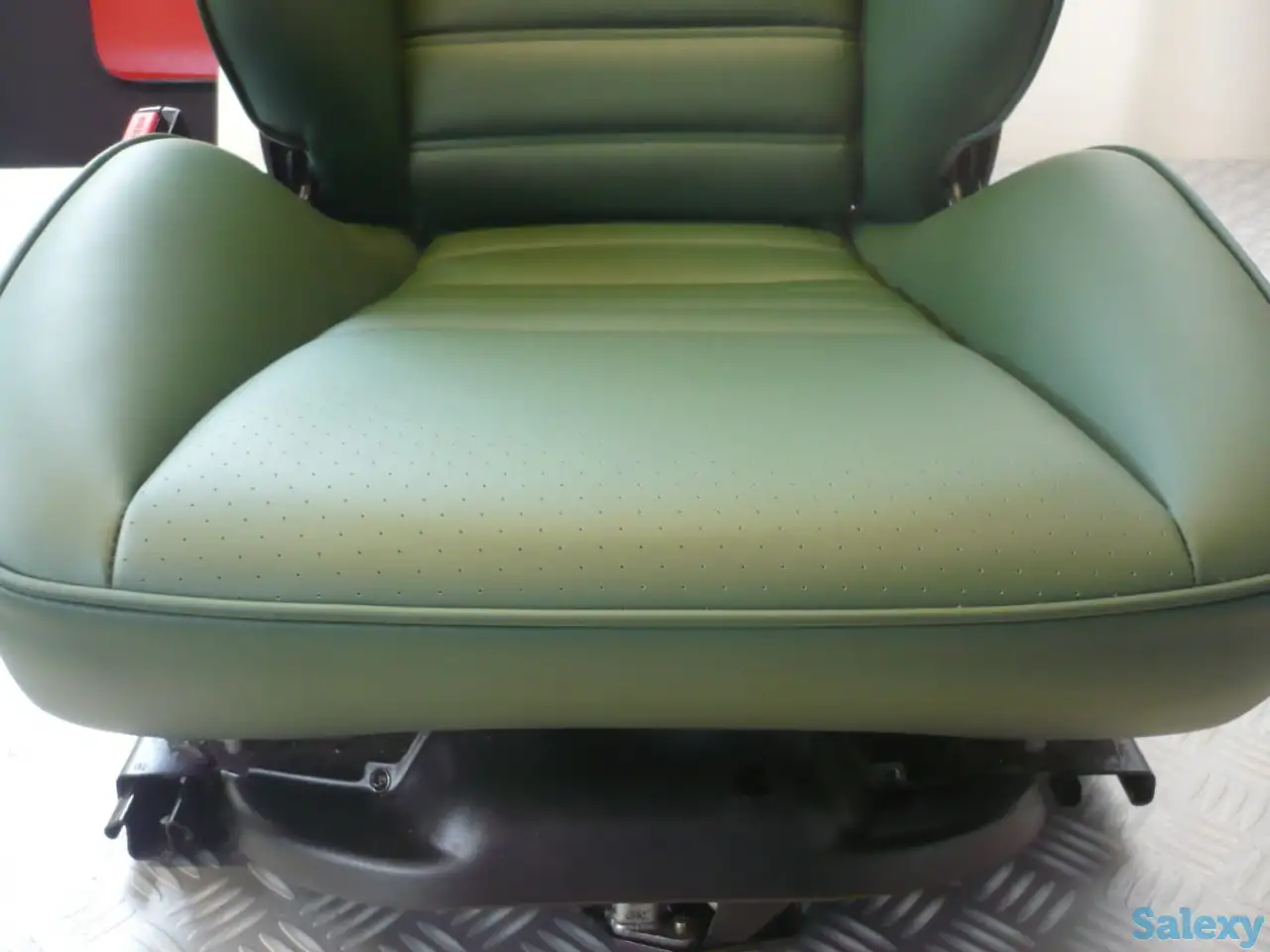 Перетяжка и восстановление автосалона, фотография 7