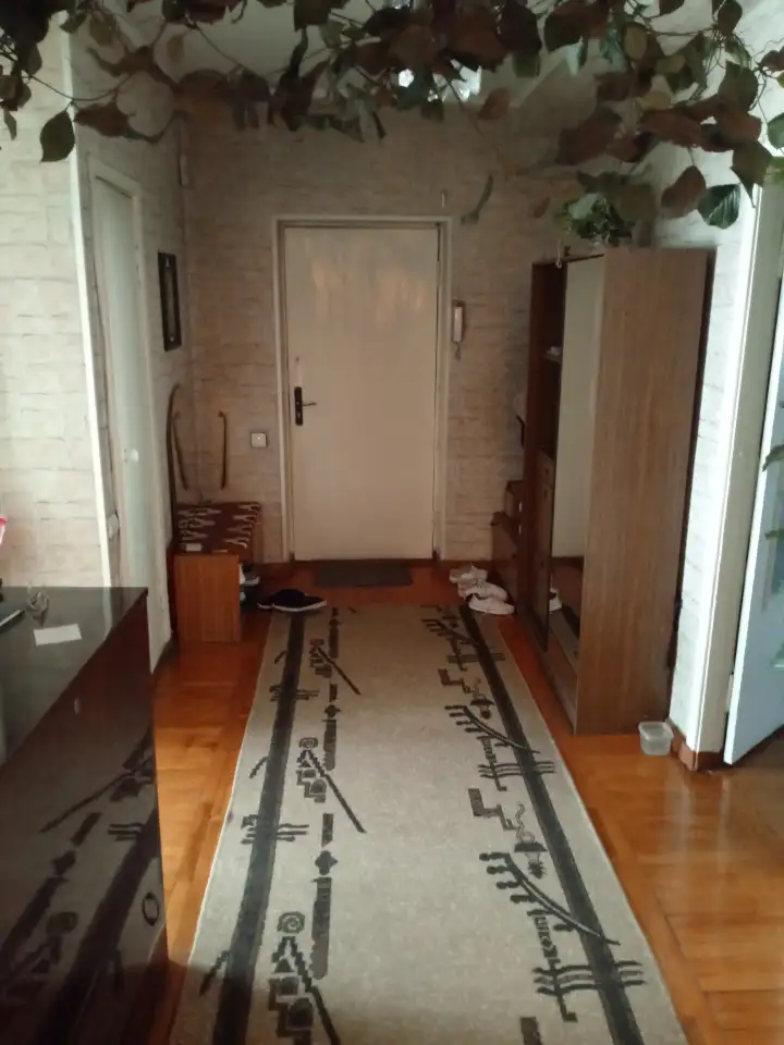 Продается улучшенная трехкомнатная квартира, Кабанбай-батыра,д.55, фотография 1