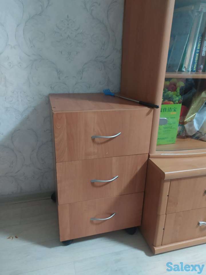 Продается диван , горка , стол, телевизор ,манеж с маятниковым механизмом, фотография 7